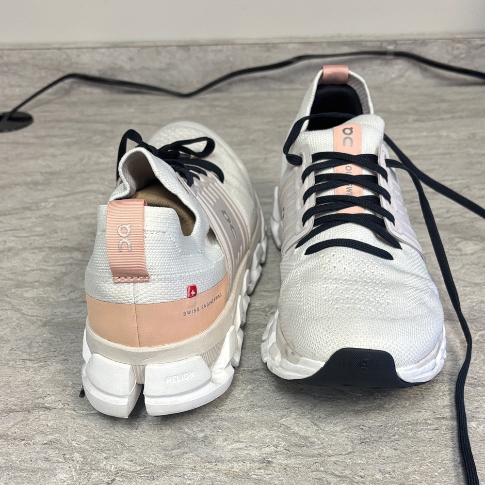 EUC ON Cloudswift3 Shoes — Women’s Size 10